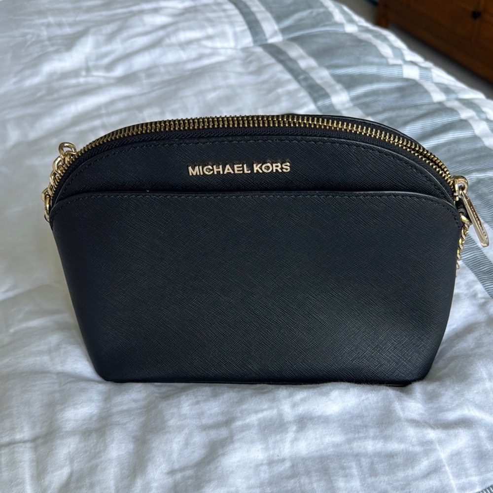 Michael Kors Black  crossbody Bag Elegant Design